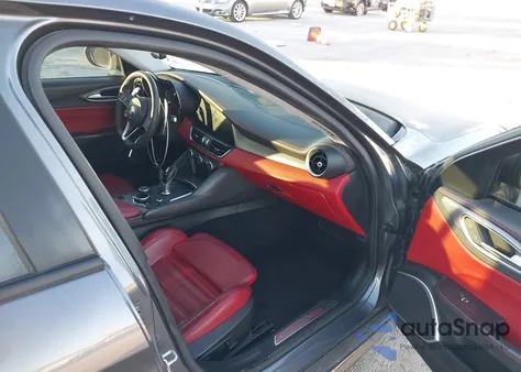 2017 Alfa Romeo Giulia Ti Rwd z USA, uszkodzony, nr VIN ZARFAECN4H7537569